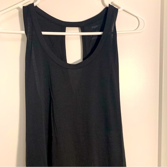 Nike Yoga Black Open Back Sleeveless Shirt in Size Small - Picture 3 of 8